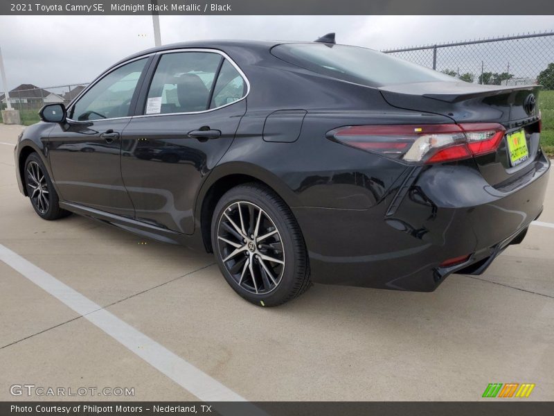 Midnight Black Metallic / Black 2021 Toyota Camry SE