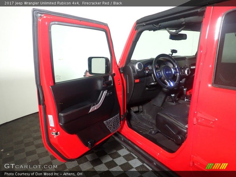 Firecracker Red / Black 2017 Jeep Wrangler Unlimited Rubicon 4x4