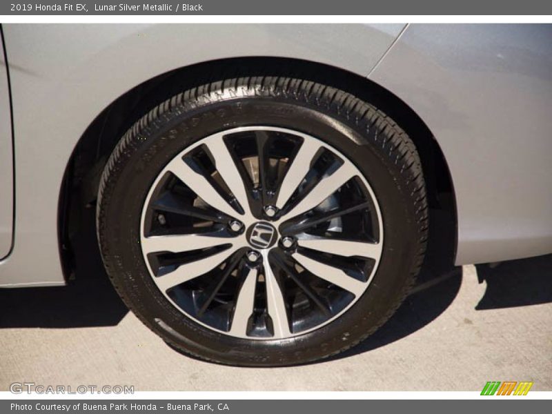 Lunar Silver Metallic / Black 2019 Honda Fit EX