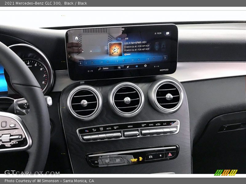 Black / Black 2021 Mercedes-Benz GLC 300