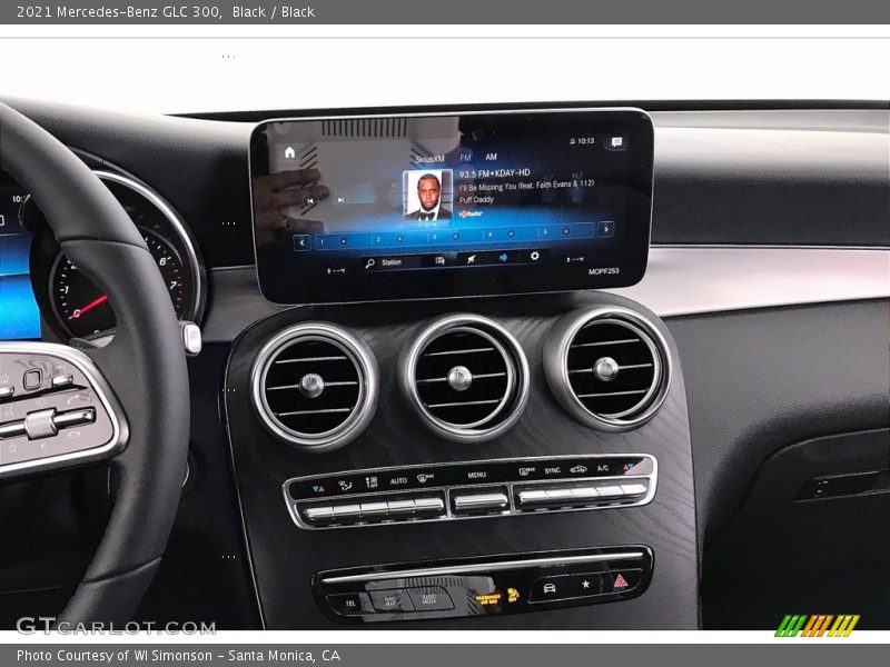Black / Black 2021 Mercedes-Benz GLC 300