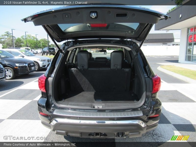 Magnetic Black / Charcoal 2018 Nissan Pathfinder SL 4x4