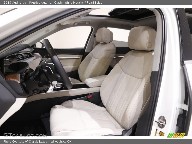 Front Seat of 2019 e-tron Prestige quattro