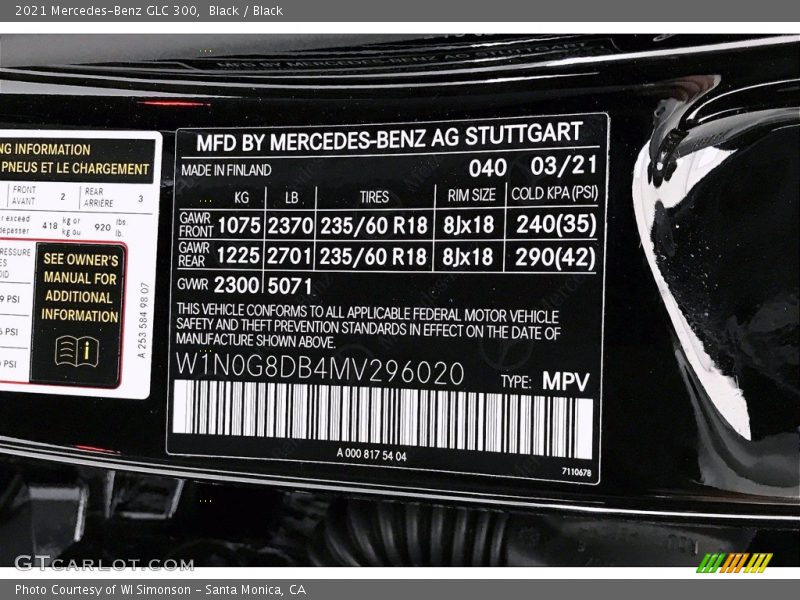 Black / Black 2021 Mercedes-Benz GLC 300
