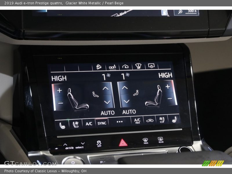 Glacier White Metallic / Pearl Beige 2019 Audi e-tron Prestige quattro
