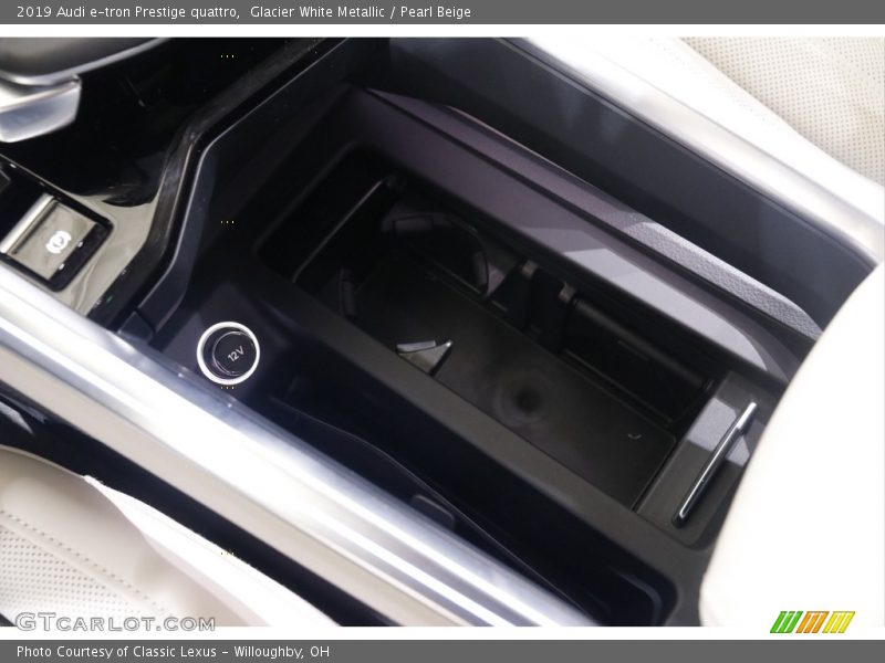 Glacier White Metallic / Pearl Beige 2019 Audi e-tron Prestige quattro