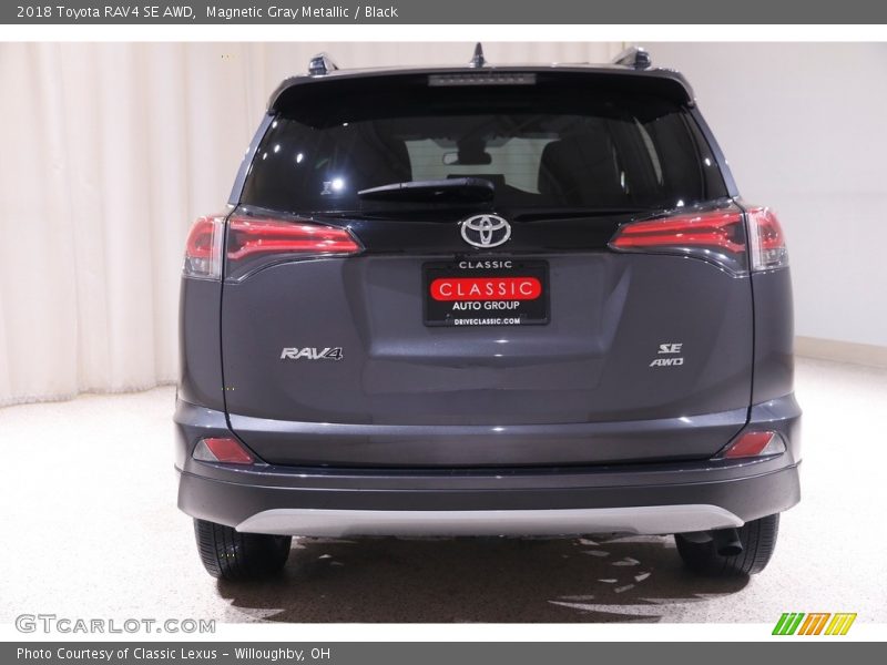 Magnetic Gray Metallic / Black 2018 Toyota RAV4 SE AWD