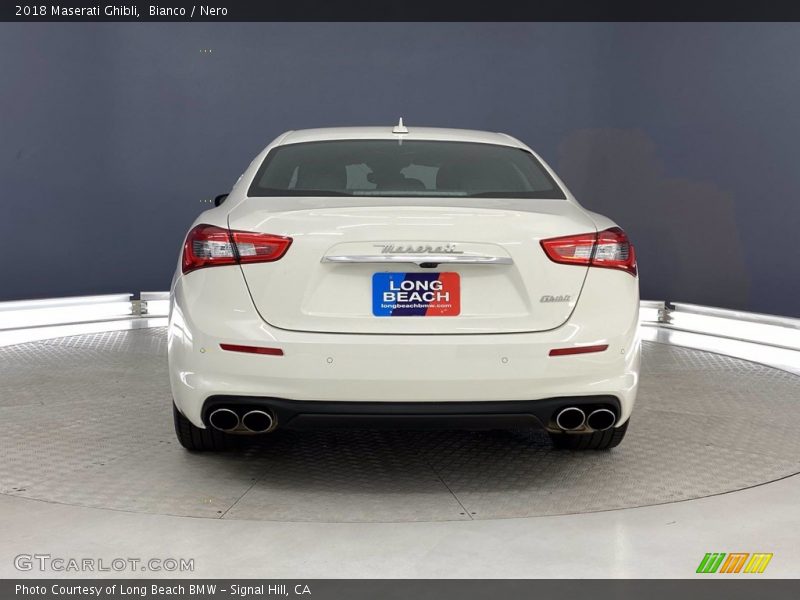 Bianco / Nero 2018 Maserati Ghibli
