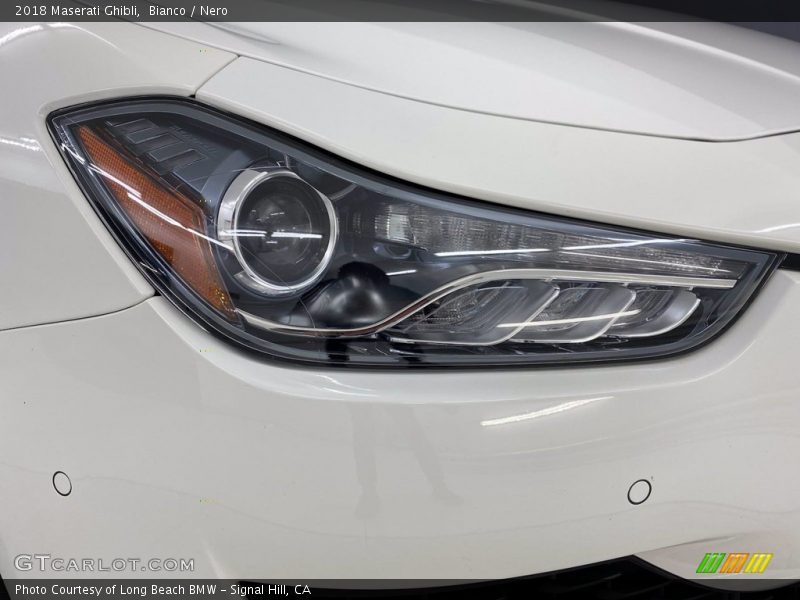 Bianco / Nero 2018 Maserati Ghibli