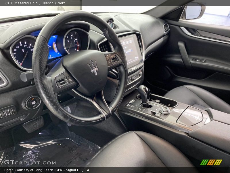  2018 Ghibli  Nero Interior