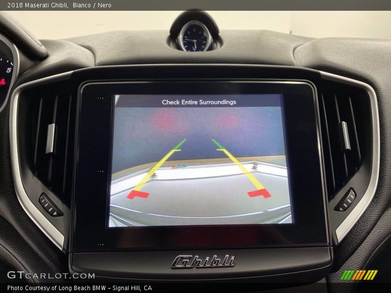 Bianco / Nero 2018 Maserati Ghibli