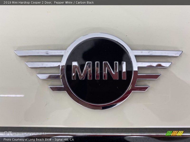 Pepper White / Carbon Black 2019 Mini Hardtop Cooper 2 Door