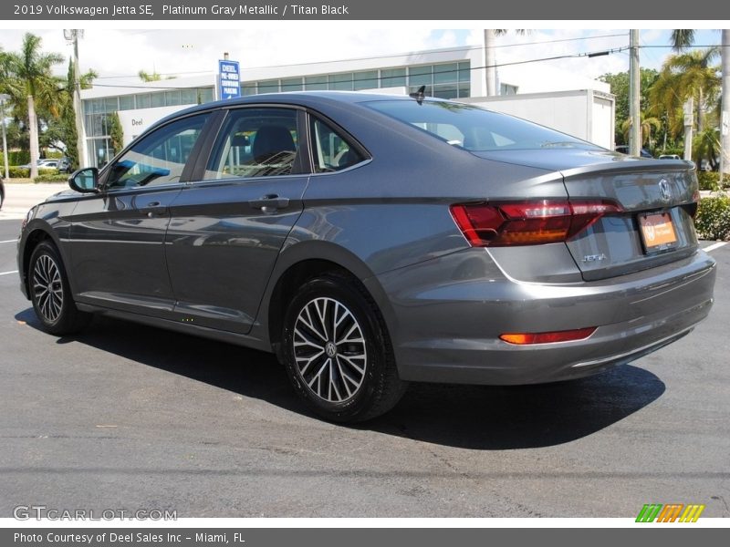 Platinum Gray Metallic / Titan Black 2019 Volkswagen Jetta SE