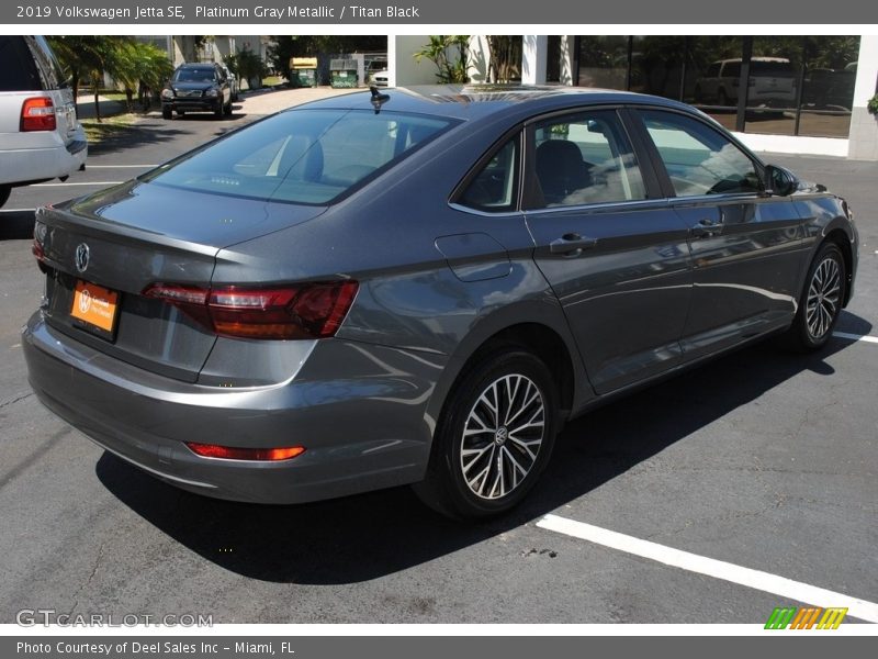 Platinum Gray Metallic / Titan Black 2019 Volkswagen Jetta SE