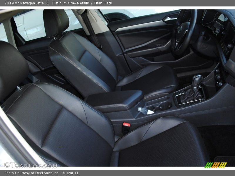 Platinum Gray Metallic / Titan Black 2019 Volkswagen Jetta SE
