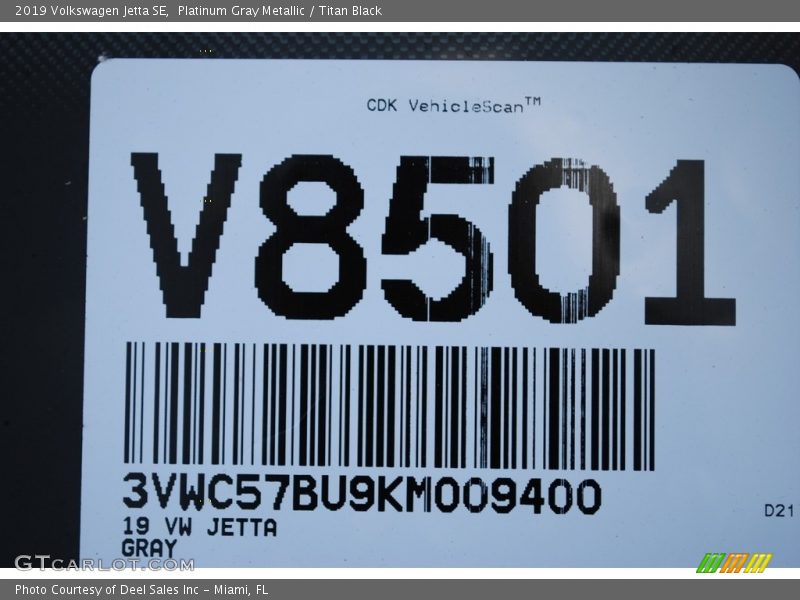Platinum Gray Metallic / Titan Black 2019 Volkswagen Jetta SE