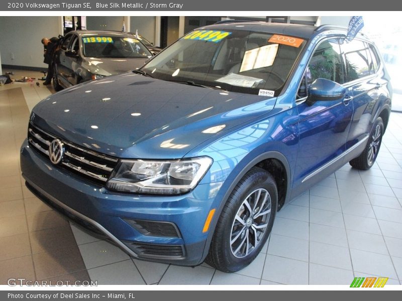 Blue Silk Metallic / Storm Gray 2020 Volkswagen Tiguan SE