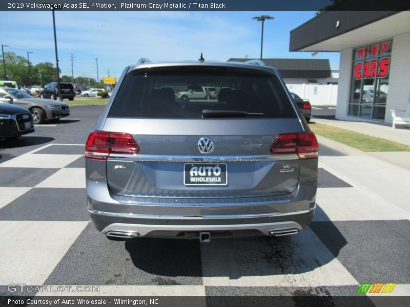 Platinum Gray Metallic / Titan Black 2019 Volkswagen Atlas SEL 4Motion