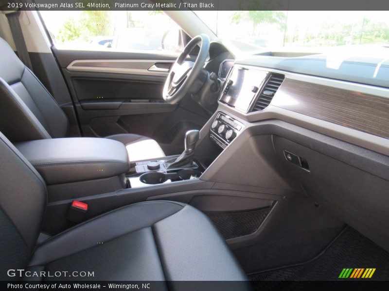 Platinum Gray Metallic / Titan Black 2019 Volkswagen Atlas SEL 4Motion