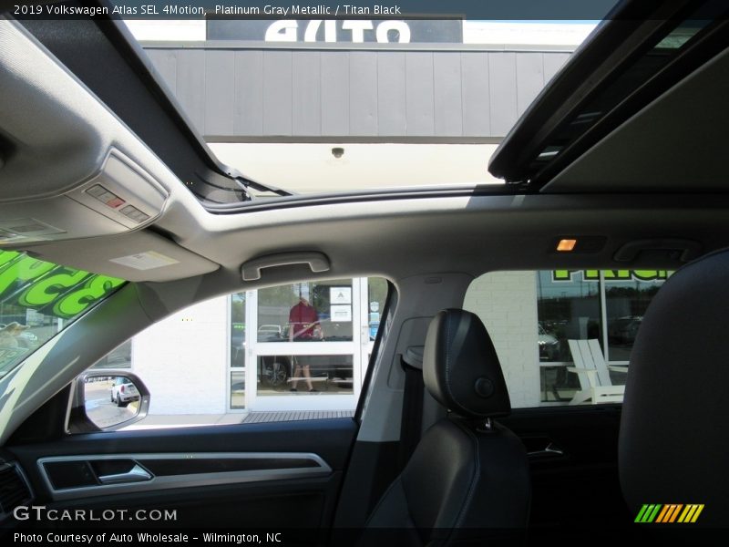 Platinum Gray Metallic / Titan Black 2019 Volkswagen Atlas SEL 4Motion