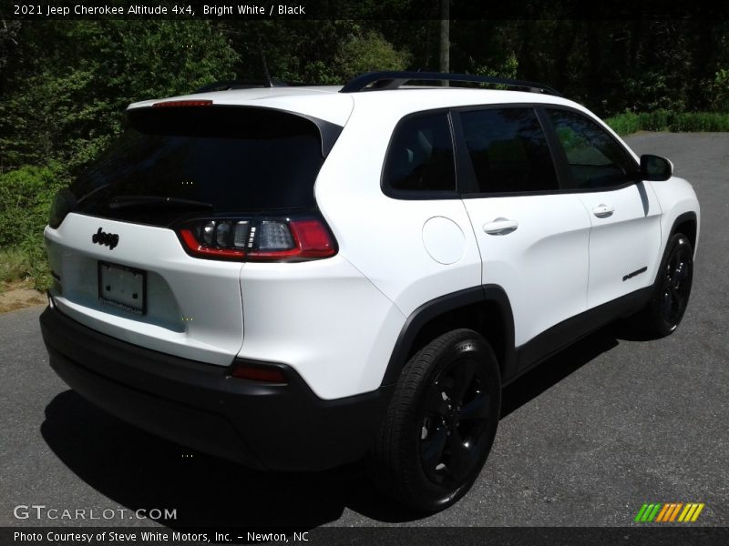 Bright White / Black 2021 Jeep Cherokee Altitude 4x4