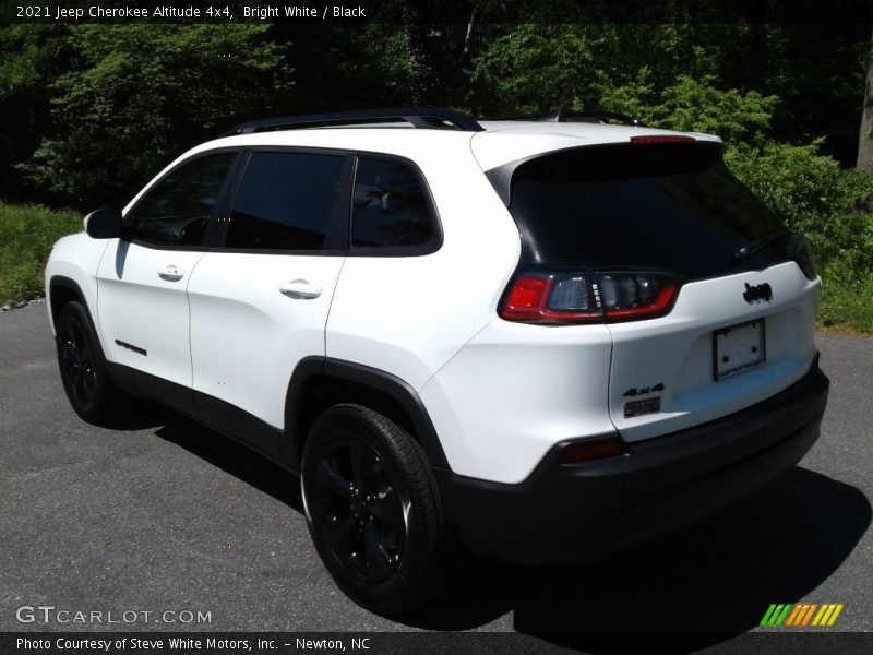 Bright White / Black 2021 Jeep Cherokee Altitude 4x4
