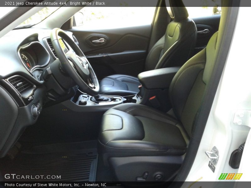Bright White / Black 2021 Jeep Cherokee Altitude 4x4
