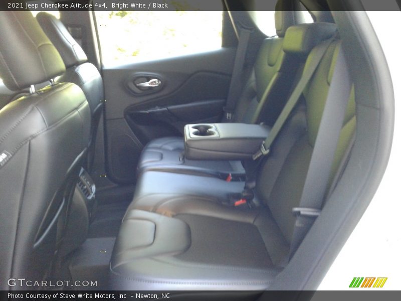 Bright White / Black 2021 Jeep Cherokee Altitude 4x4