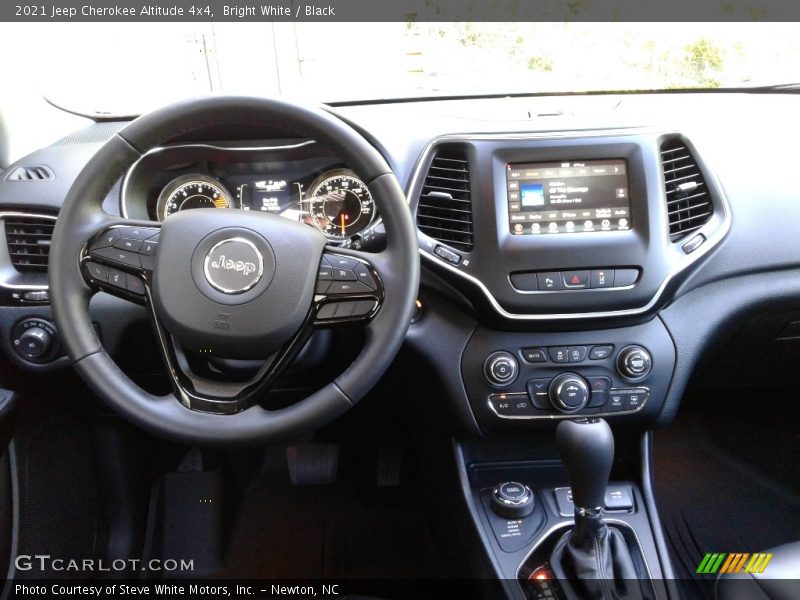 Bright White / Black 2021 Jeep Cherokee Altitude 4x4