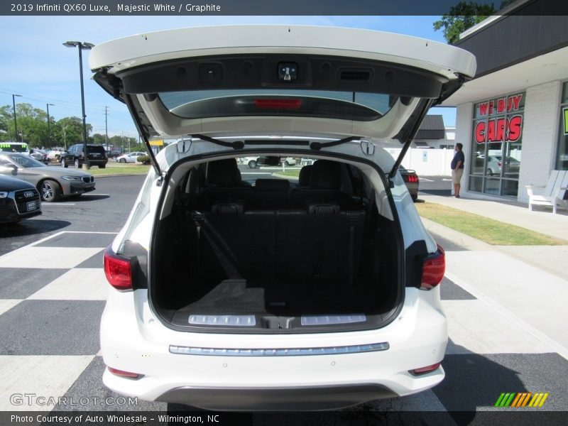 Majestic White / Graphite 2019 Infiniti QX60 Luxe