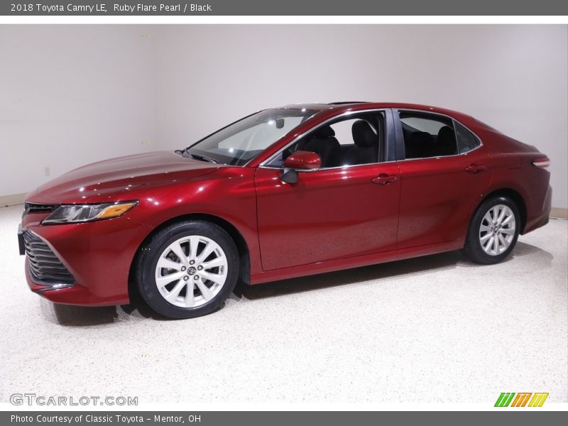 Ruby Flare Pearl / Black 2018 Toyota Camry LE