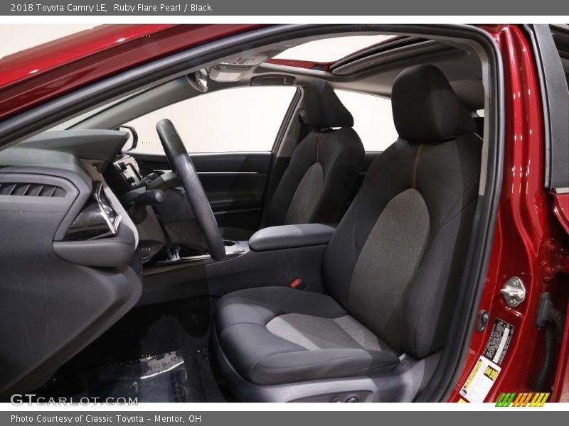 Ruby Flare Pearl / Black 2018 Toyota Camry LE