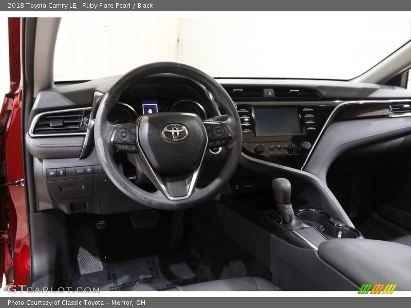 Ruby Flare Pearl / Black 2018 Toyota Camry LE