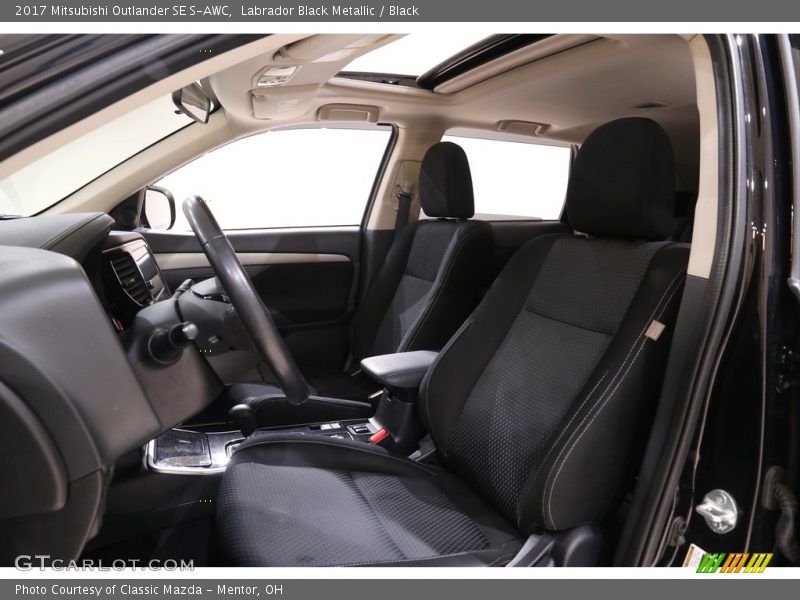 Labrador Black Metallic / Black 2017 Mitsubishi Outlander SE S-AWC