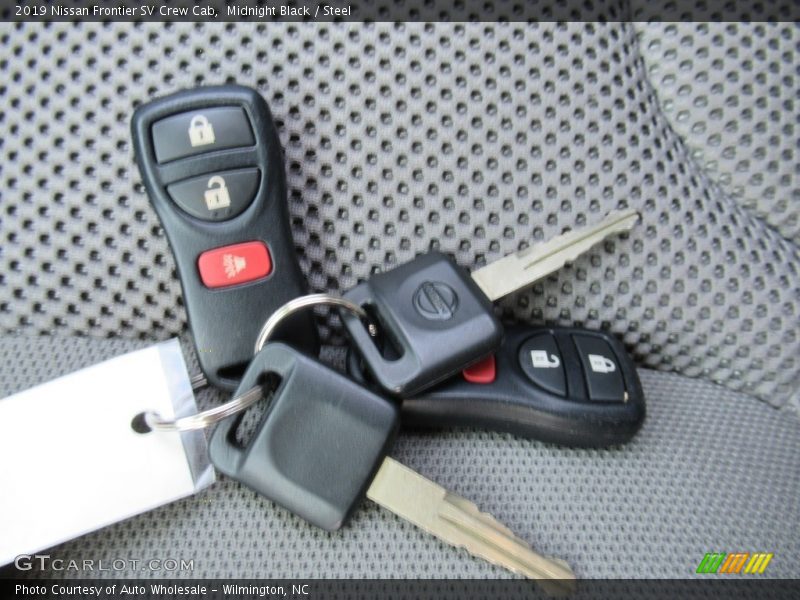 Midnight Black / Steel 2019 Nissan Frontier SV Crew Cab