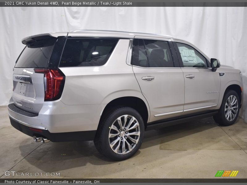 Pearl Beige Metallic / Teak/­Light Shale 2021 GMC Yukon Denali 4WD
