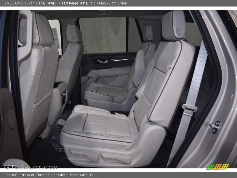 Pearl Beige Metallic / Teak/­Light Shale 2021 GMC Yukon Denali 4WD