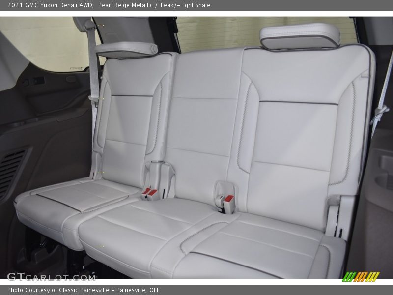 Pearl Beige Metallic / Teak/­Light Shale 2021 GMC Yukon Denali 4WD