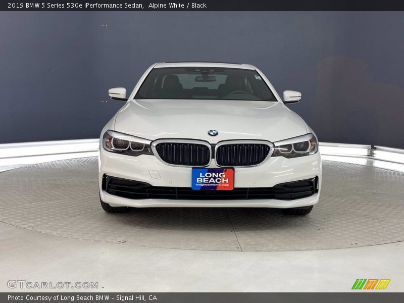 Alpine White / Black 2019 BMW 5 Series 530e iPerformance Sedan