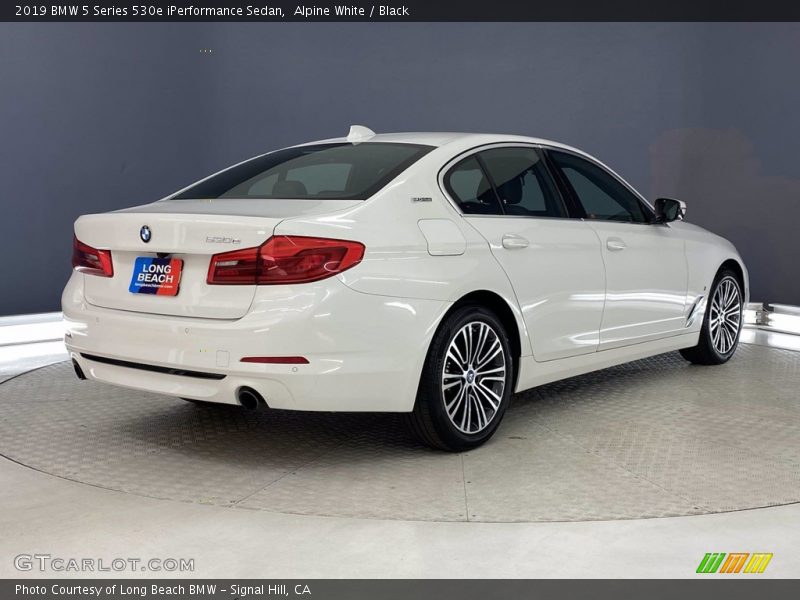 Alpine White / Black 2019 BMW 5 Series 530e iPerformance Sedan