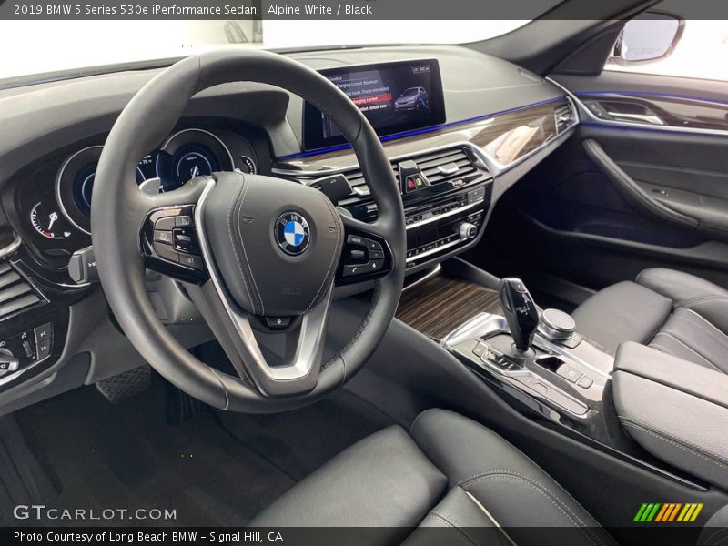 Alpine White / Black 2019 BMW 5 Series 530e iPerformance Sedan