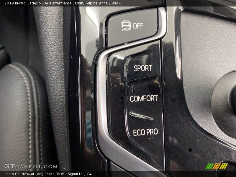Alpine White / Black 2019 BMW 5 Series 530e iPerformance Sedan