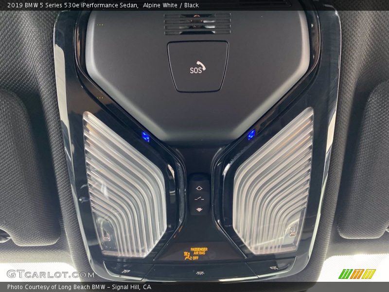 Alpine White / Black 2019 BMW 5 Series 530e iPerformance Sedan
