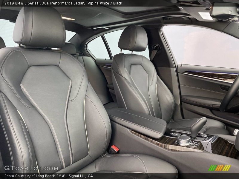 Alpine White / Black 2019 BMW 5 Series 530e iPerformance Sedan