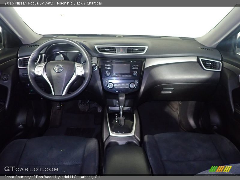 Magnetic Black / Charcoal 2016 Nissan Rogue SV AWD
