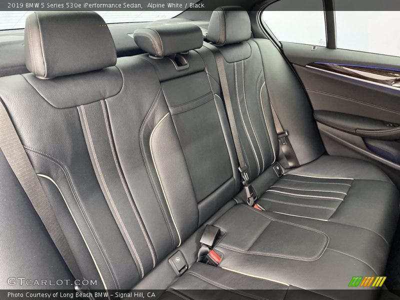 Alpine White / Black 2019 BMW 5 Series 530e iPerformance Sedan