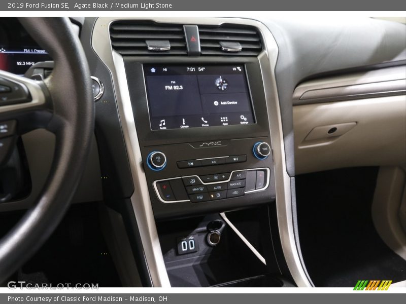 Agate Black / Medium Light Stone 2019 Ford Fusion SE