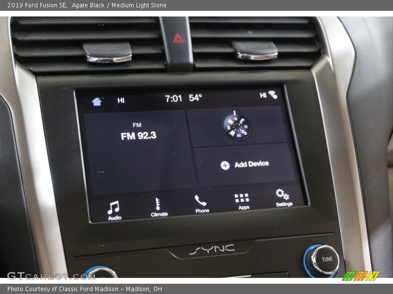 Agate Black / Medium Light Stone 2019 Ford Fusion SE