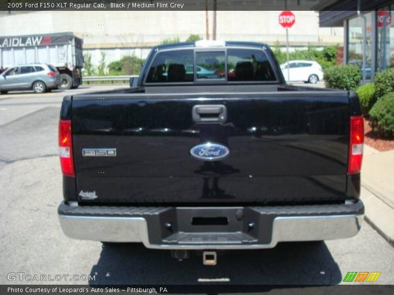 Black / Medium Flint Grey 2005 Ford F150 XLT Regular Cab