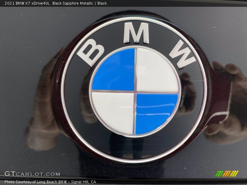 Black Sapphire Metallic / Black 2021 BMW X7 xDrive40i